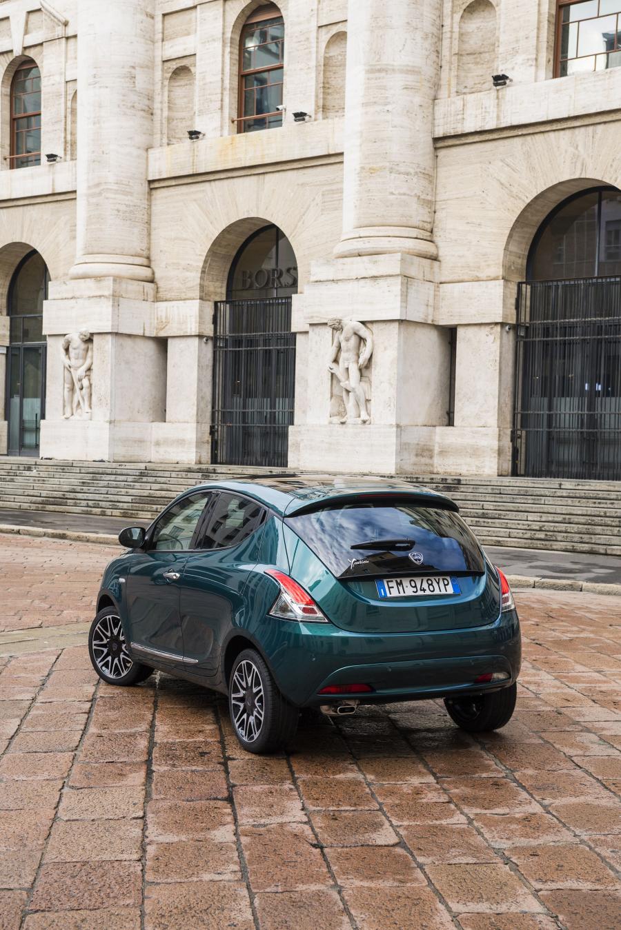 Lancia Ypsilon Platinum (846) 2018 года  (фото 5 из 19)